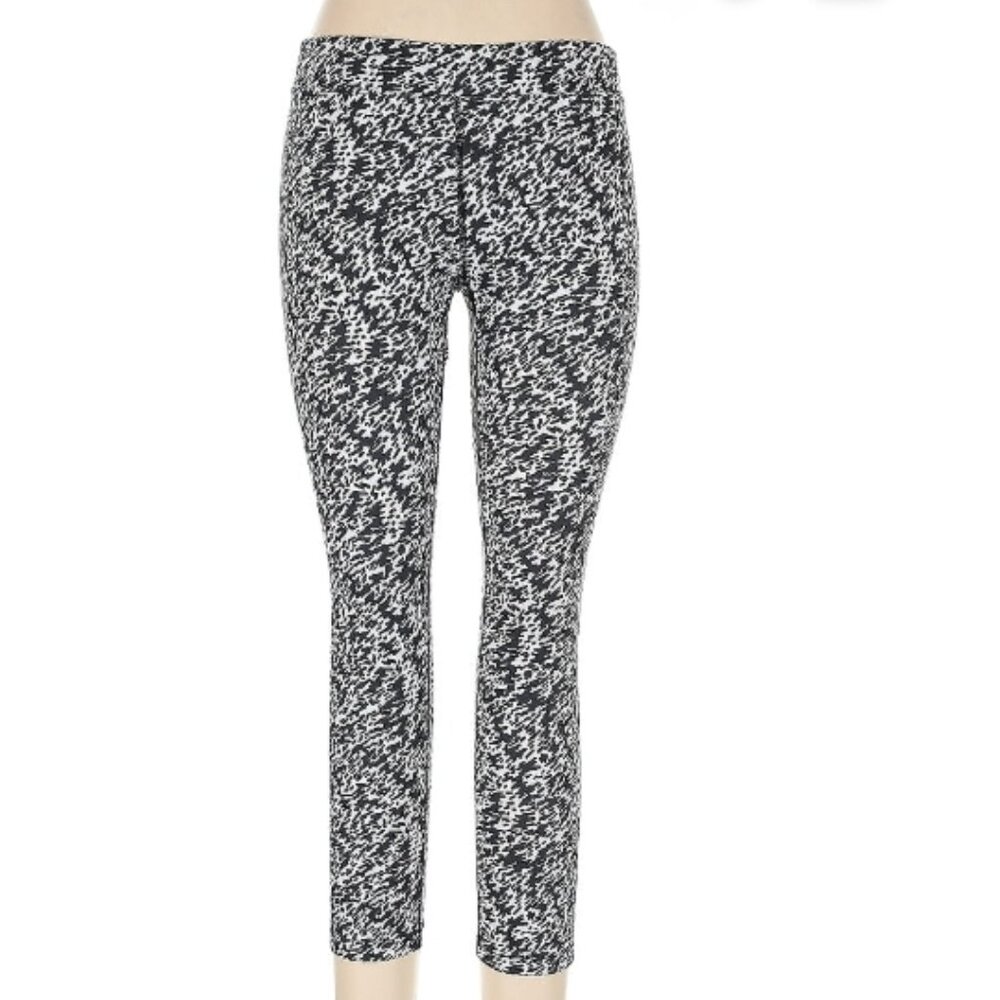 DRI-FIT Nike Size M Active black and white print design pants